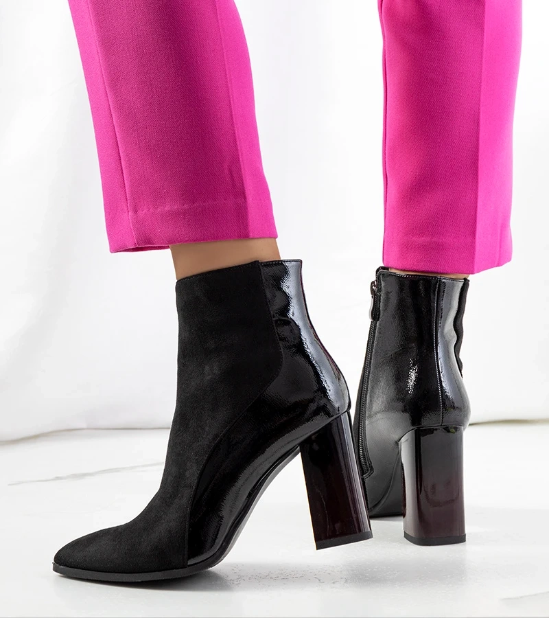 Czarne botki na obcasie