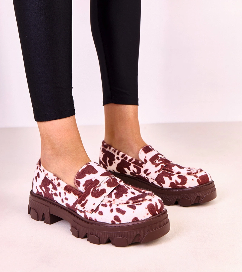 Hers Brązowe damskie mokasyny z krowie łaty