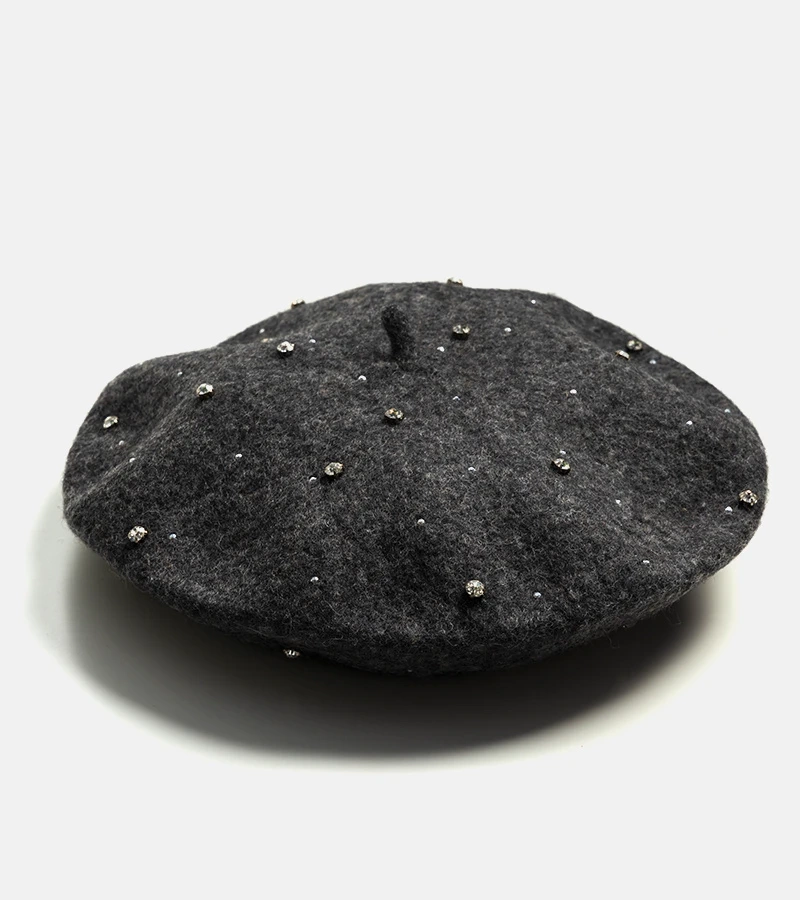 Szary beret zdobiony cyrkoniami