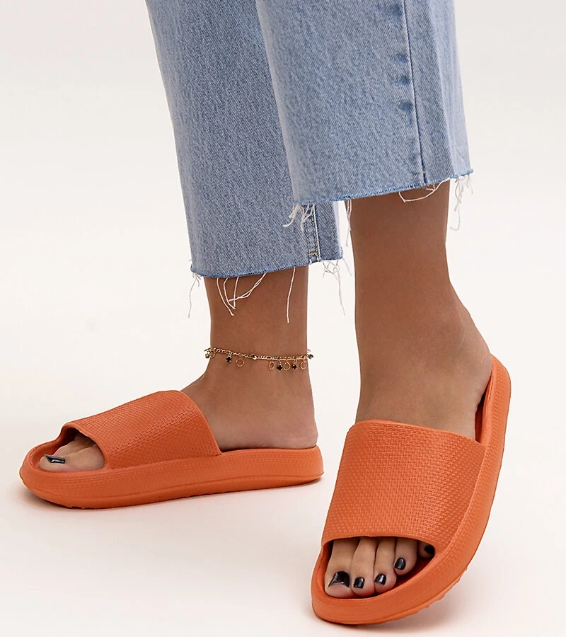 Pomarańczowe klapki piankowe