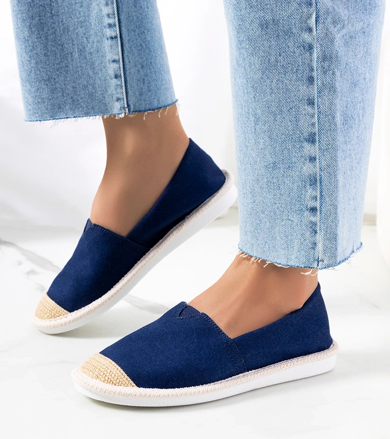 Modne granatowe espadryle