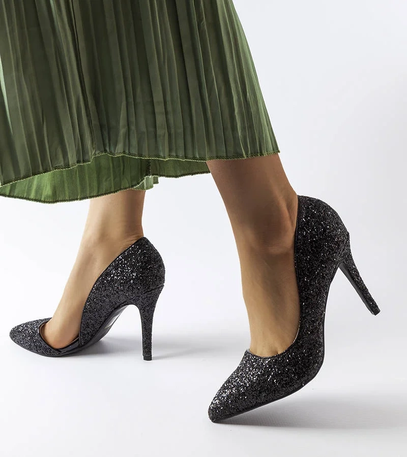 Czarne eleganckie szpilki