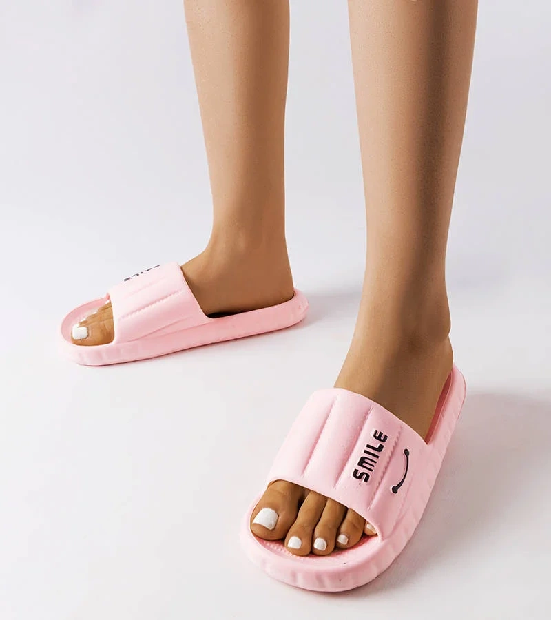 Różowe sportowe klapki