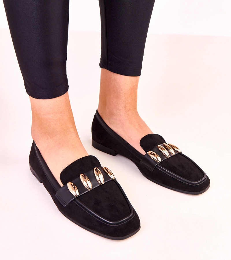 Hers Czarne eleganckie baleriny ze złotą ozdobą