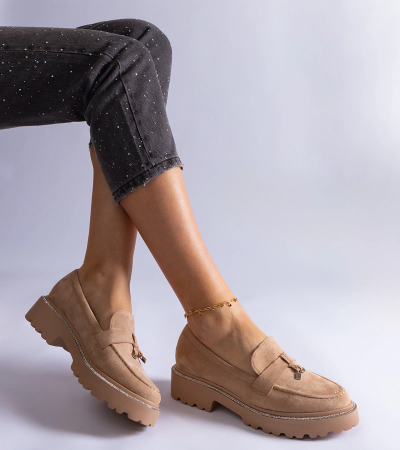 Hers Beżowe mokasyny z ekozamszu zdobione cyrkoniami Henley