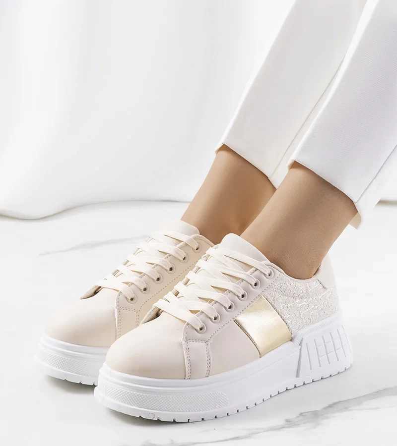 Modne sneakersy na platformie