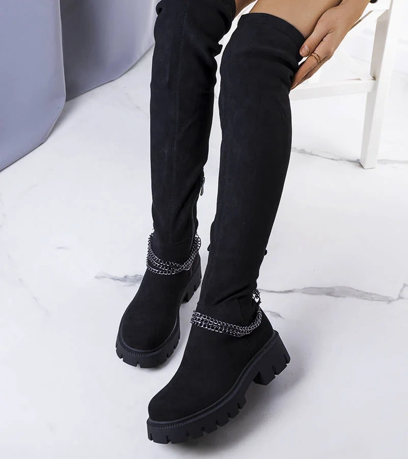 Czarne ocieplane kozaki z łańcuchem