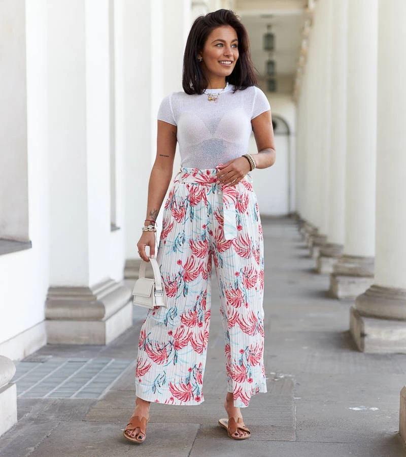 Zielone plisowane spodnie o swobodnym fasonie