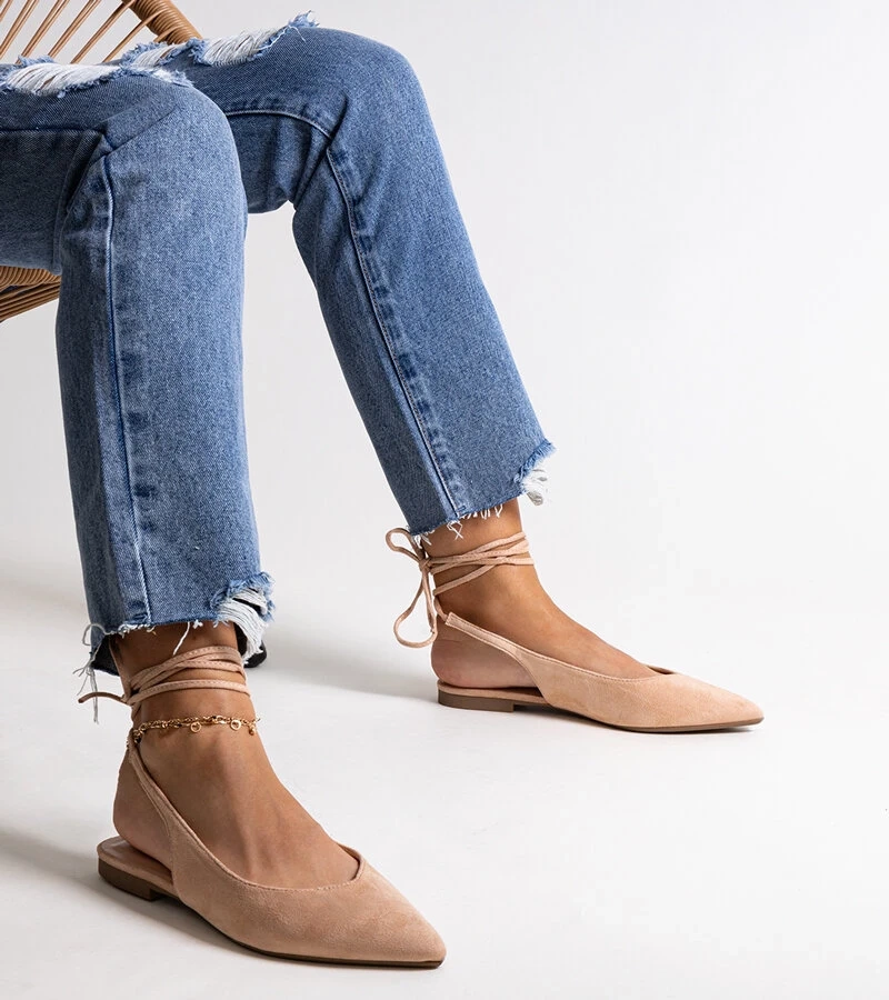 Wiązane beżowe balerinki z odkrytą piętą