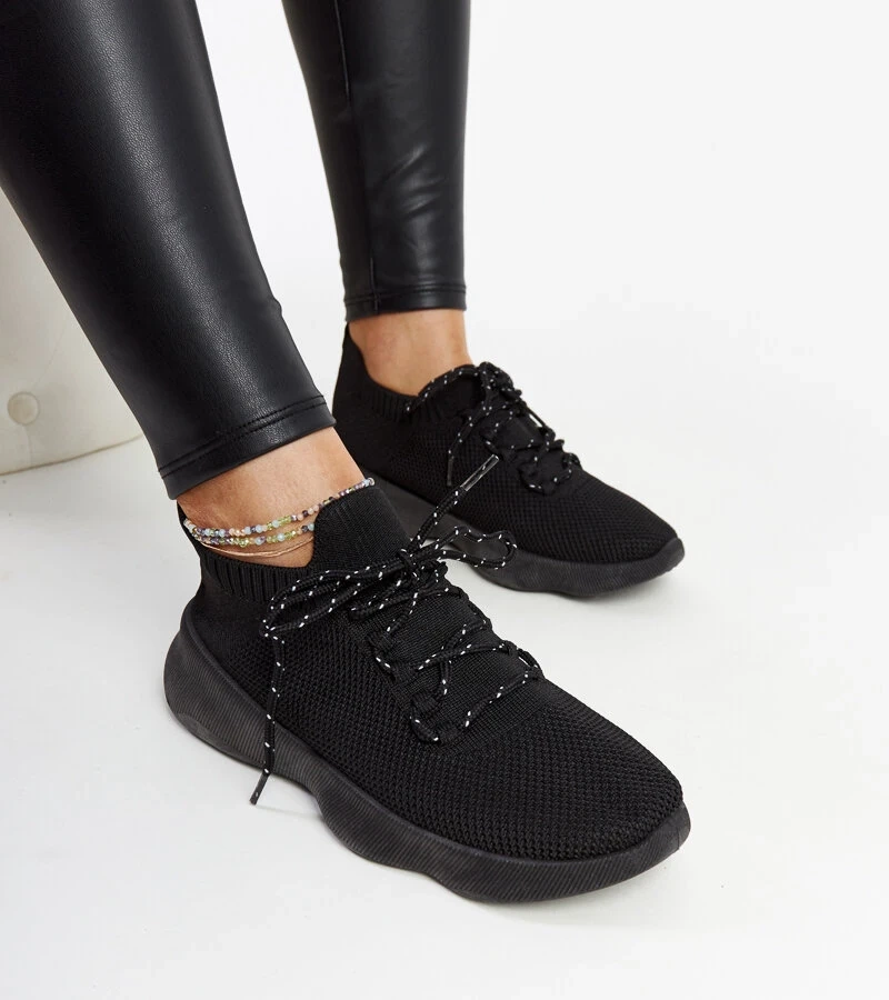 Czarne sneakersy sportowe