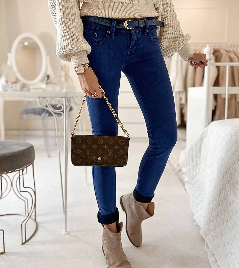 Niebieskie elastyczne spodnie prążkowane