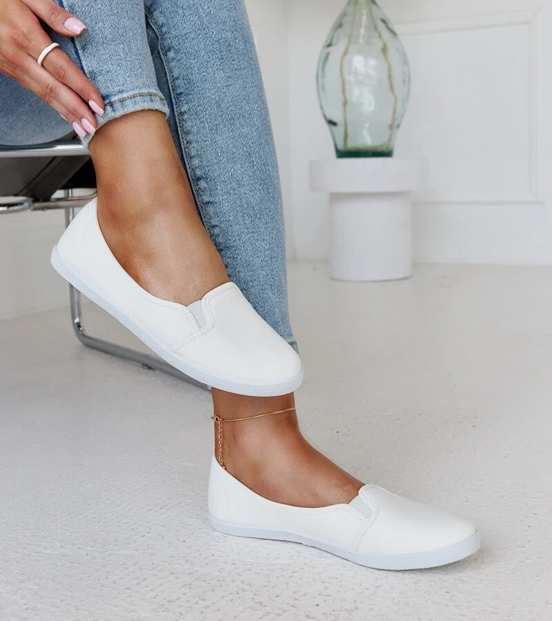 Białe tenisówki wsuwane eko skóra