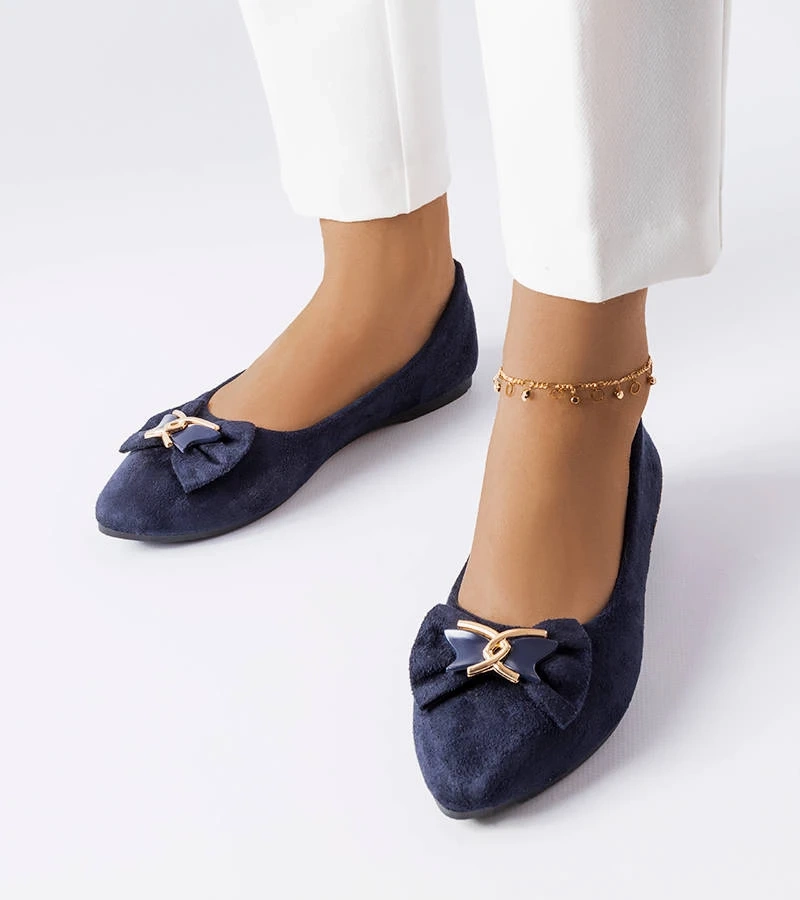 Granatowe balerinki z eko-zamszu zdobione kokardką