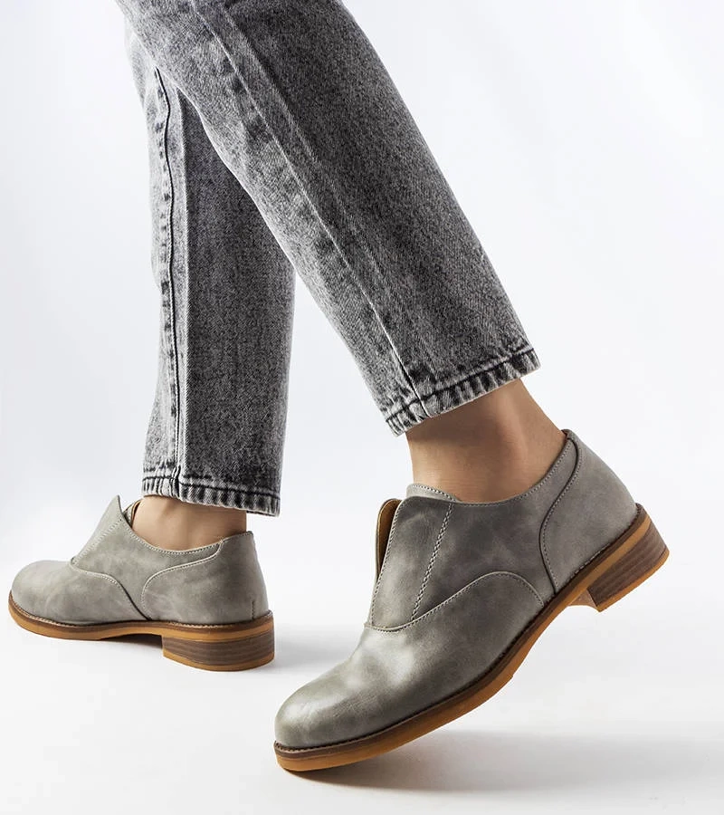 Szare eleganckie półbuty z ekoskóry