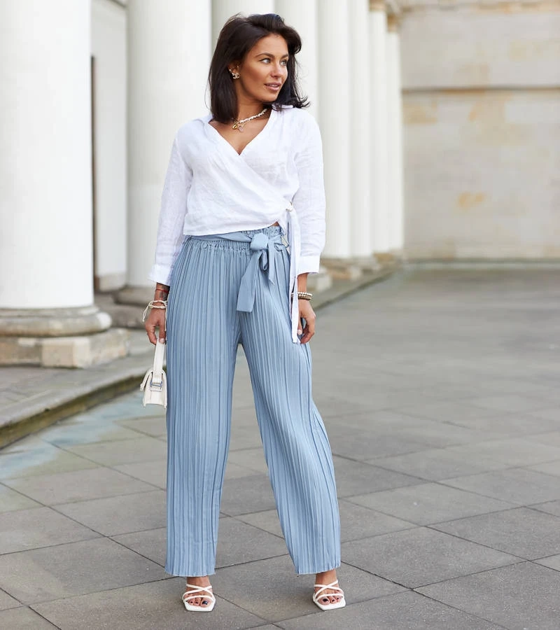 Błękitne damskie szerokie plisowane spodnie