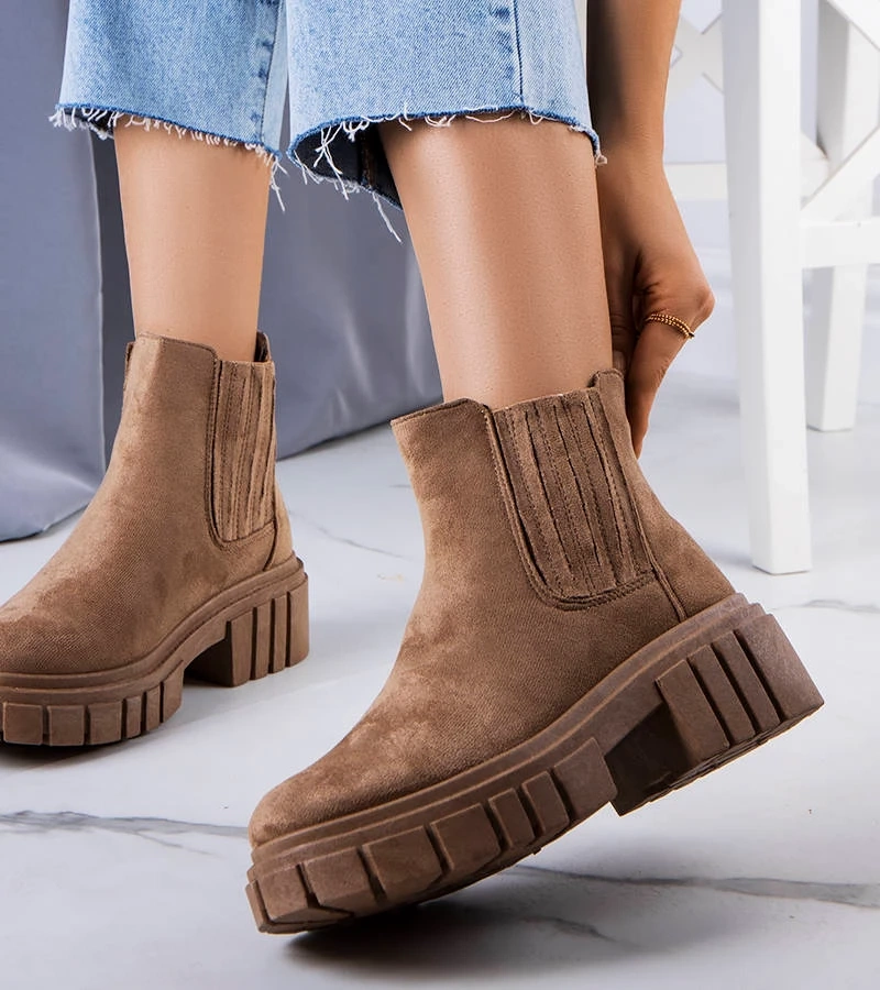 Brązowe botki ocieplane na platformie