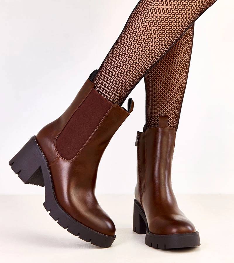 Hers Brązowe botki na słupku z elastyczną wstawką i cyrkoniami