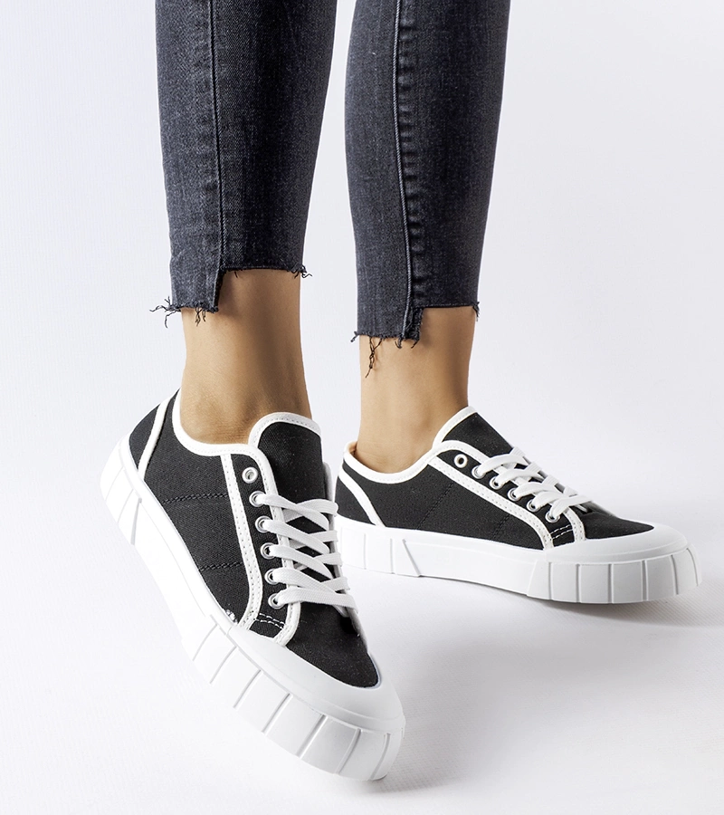 Czarne tenisówki na grubej platformie