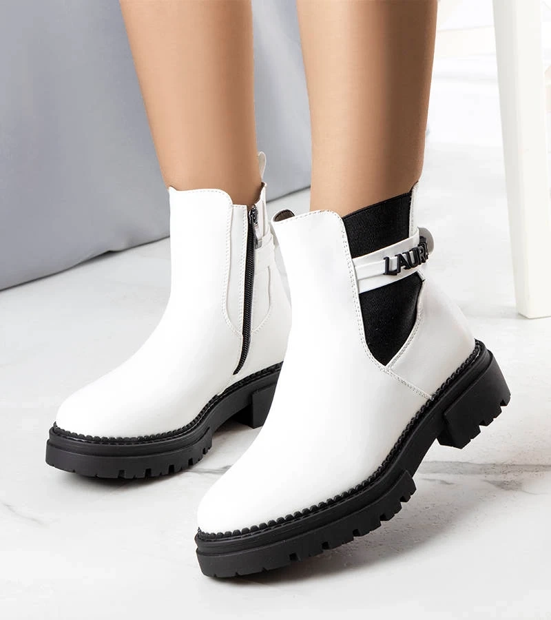 Białe botki ocieplane na wysokiej podeszwie