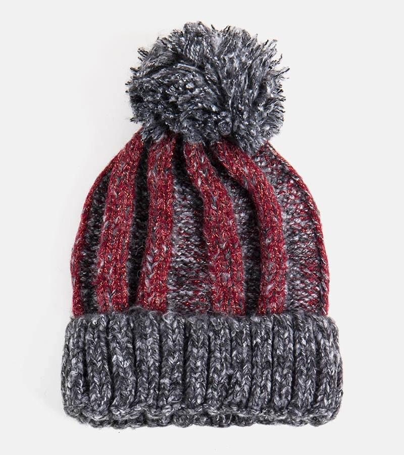 Czarna zimowa czapka