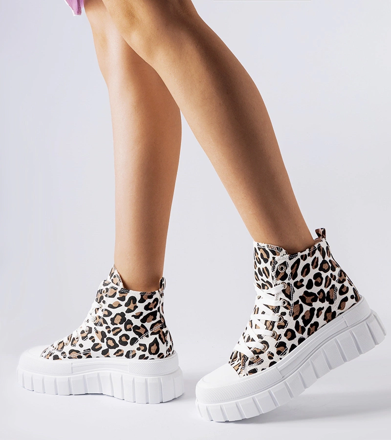 Wysokie trampki na platformie w panterkę