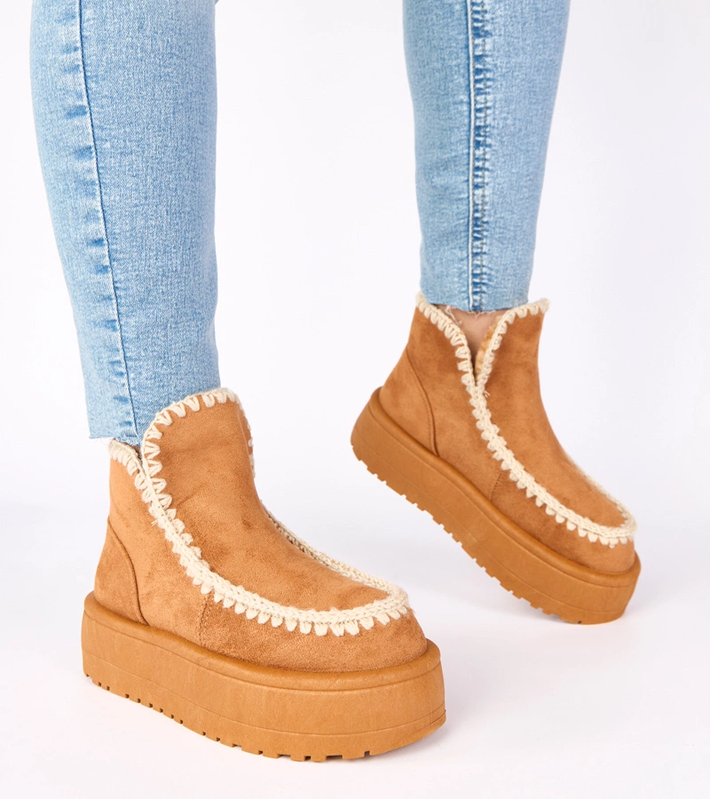 Hers Brązowe śniegowce na platformie z ozdobnym haftem