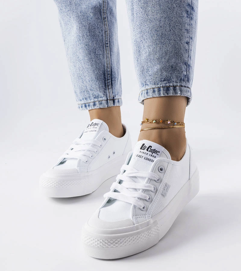 Białe trampki Lee Cooper LCW-23-31-1785L