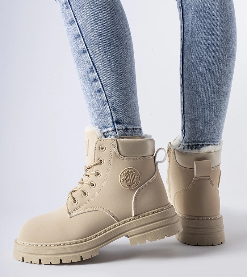 Beżowe ocieplane workery