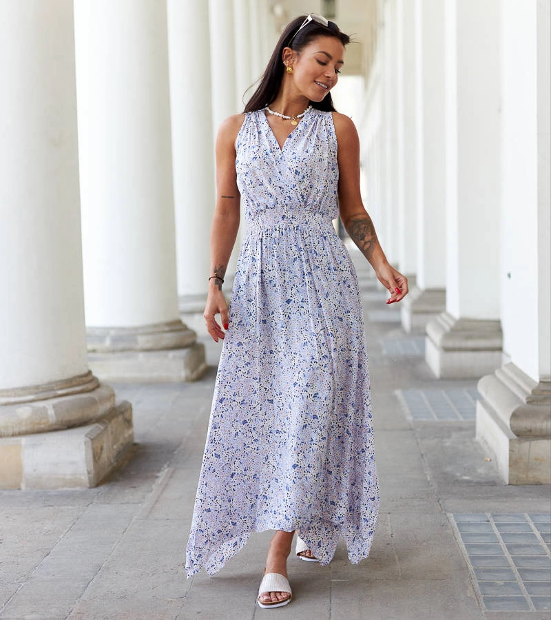 Fioletowa sukienka midi w kwiaty