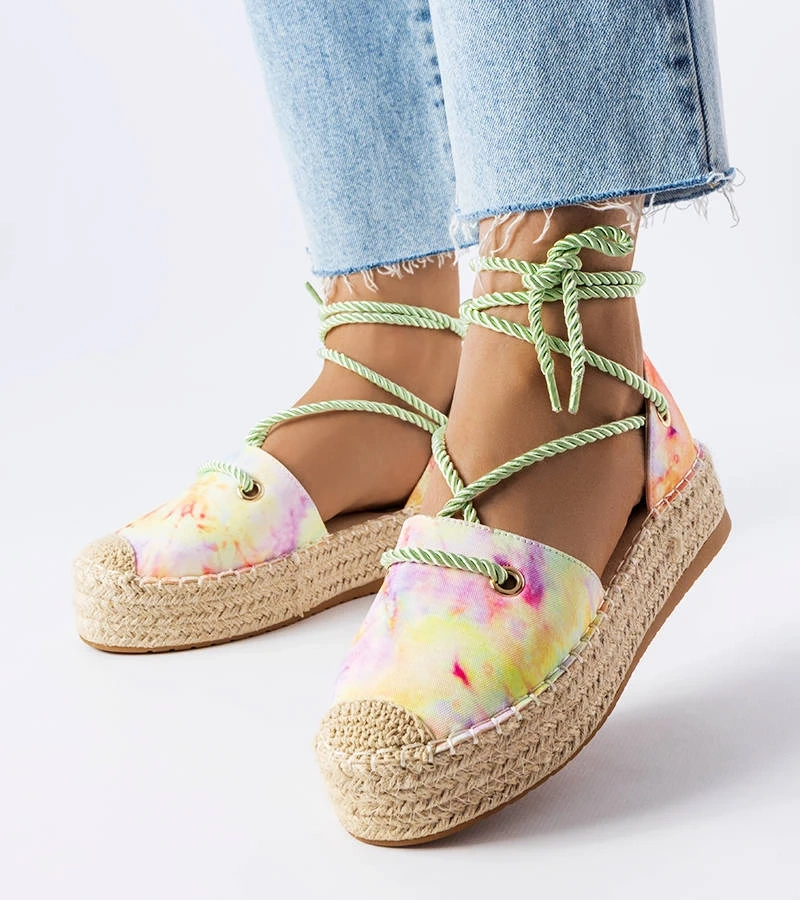 Wiązanie espadryle na platformie