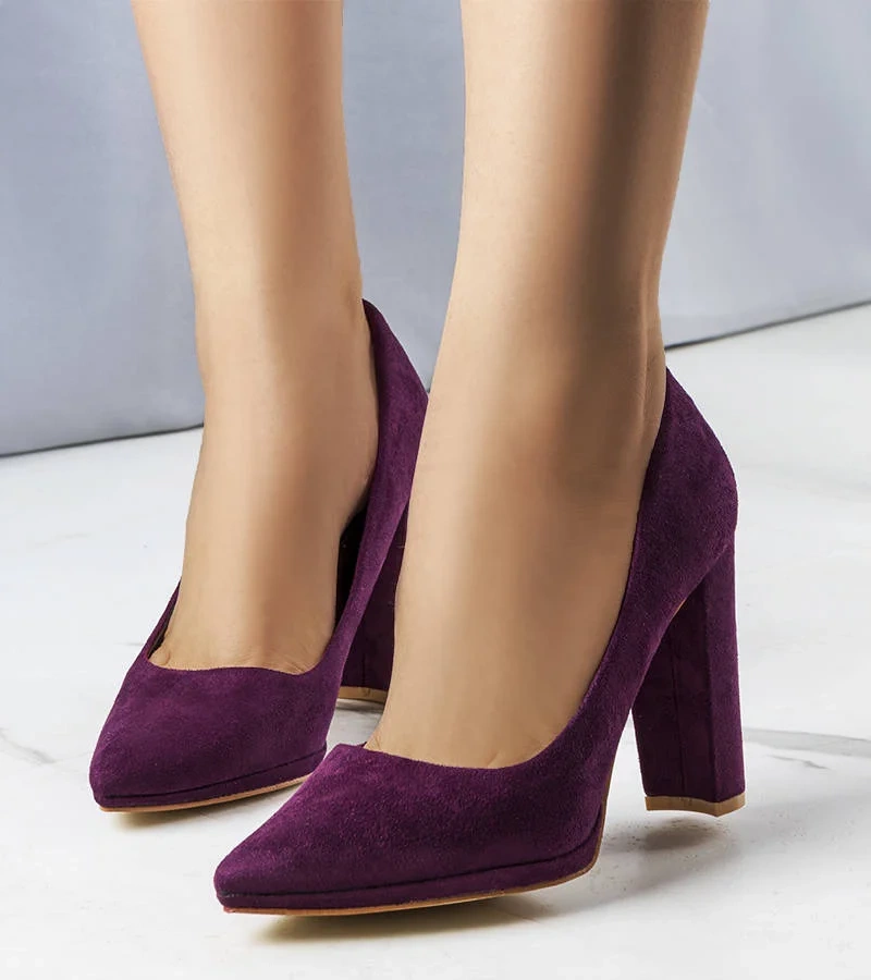 Fioletowe zamszowe czółenka na obcasie