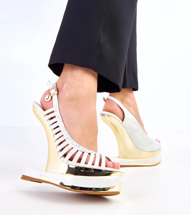 Hers Białe sandały z cyrkoniami na futurystycznym obcasie