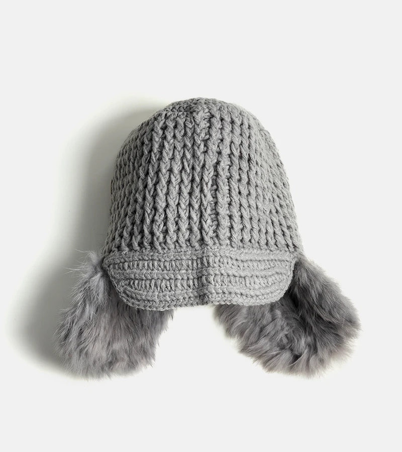 Szara czapka z nausznikami