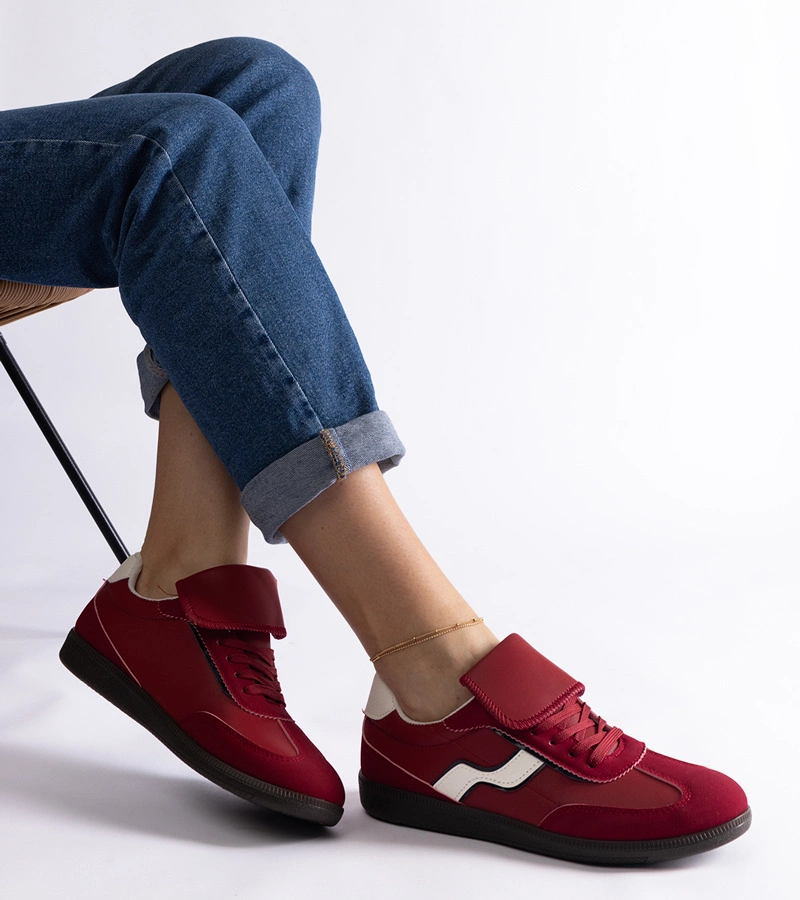 Czerwone niskie sneakersy sznurowane