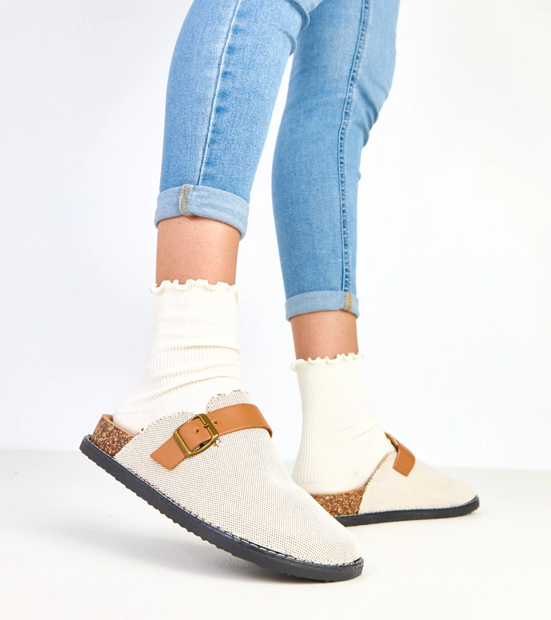 Hers Beżowe kapcie na korkowej platformie ze sprzączką