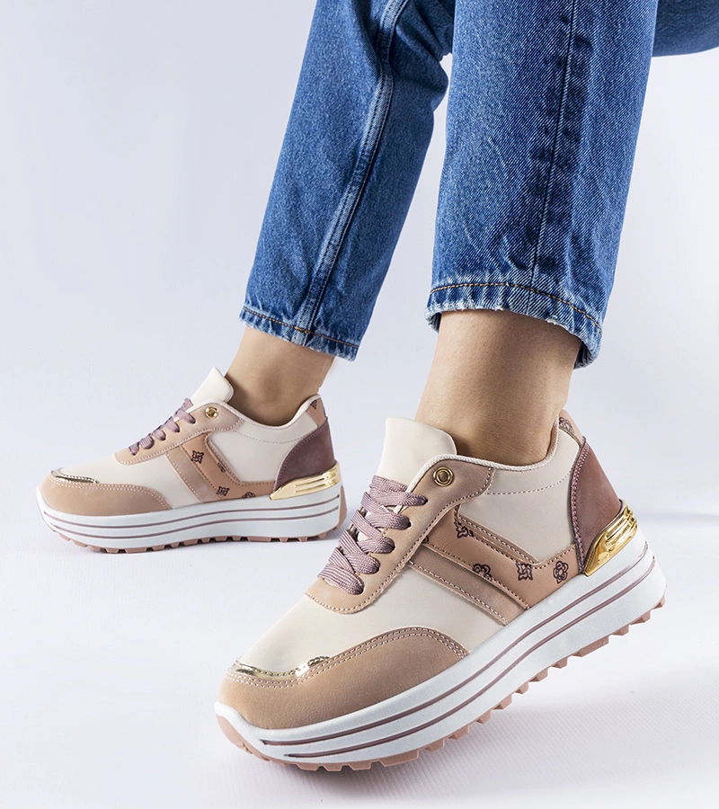 Różowo-beżowe sneakersy na platformie