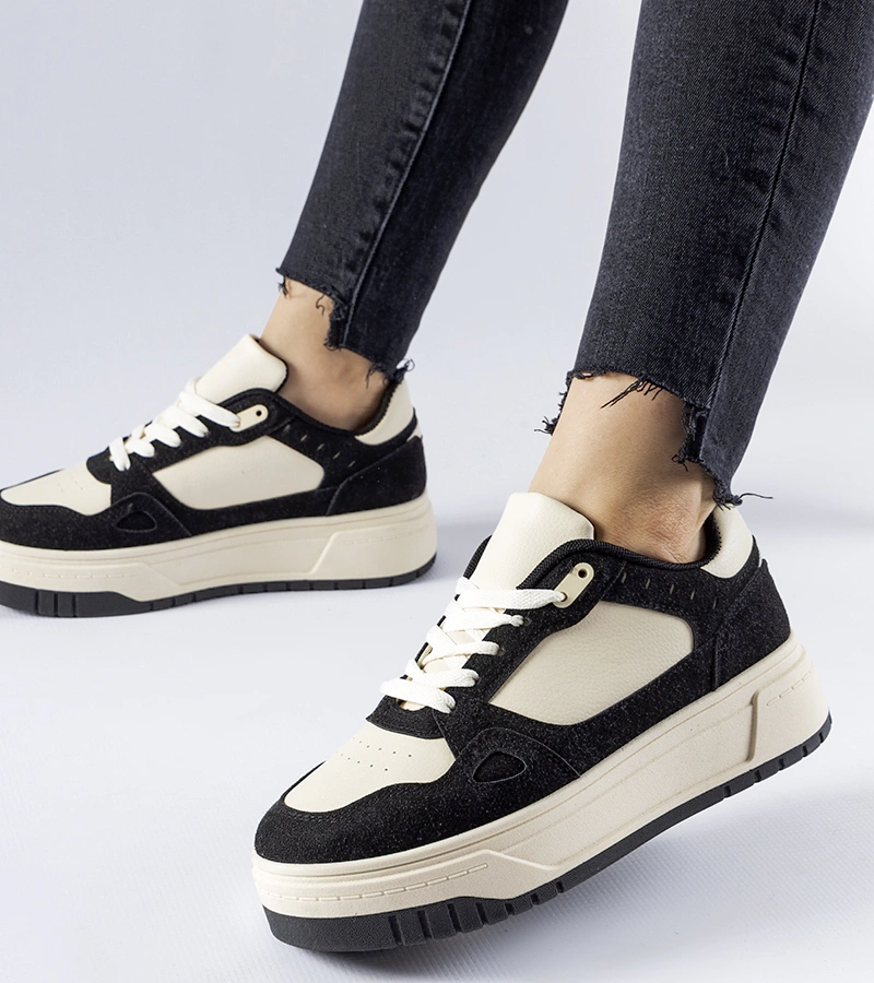 Czarno-białe sneakersy na platformie