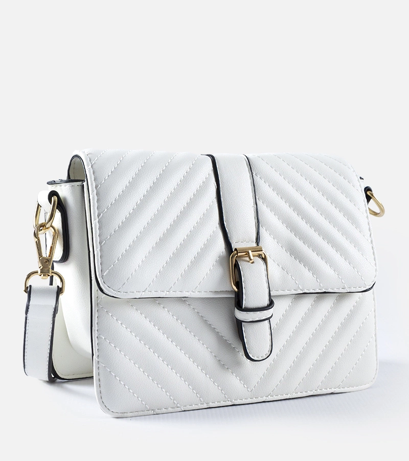 Biała pikowana listonoszka