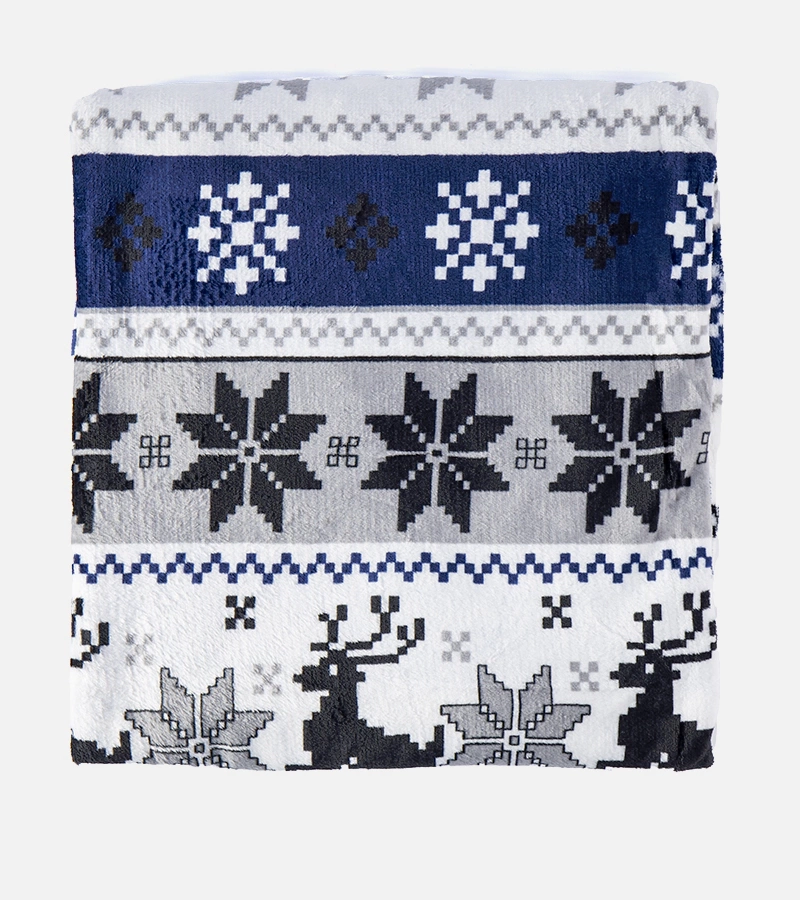 Niebieski miękki koc w świąteczne wzory