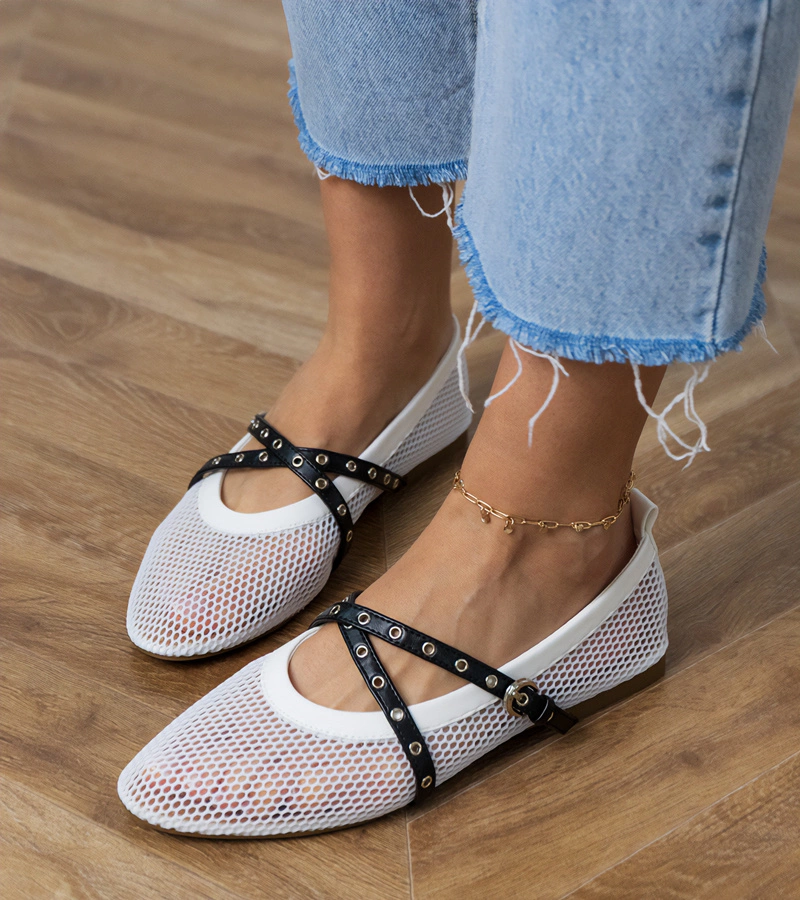 Hers Białe balerinki siateczkowe z ozdobna sprzączką