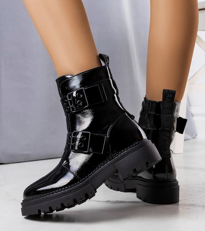 Czarne ocieplane workery lakierowane