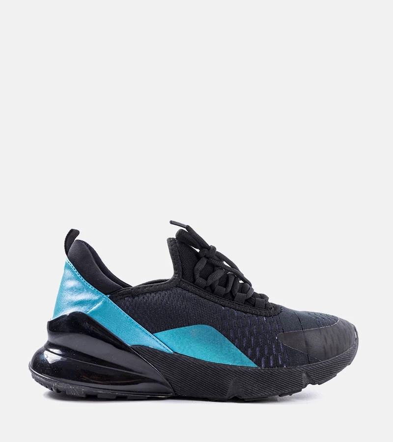 Czarne sneakersy na pogrubionej podeszwie