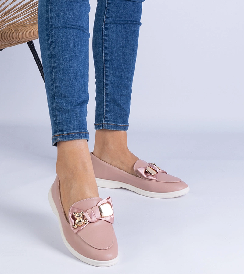 Hers mokasyny damskie różowe z kokardką i złotym zdobieniem