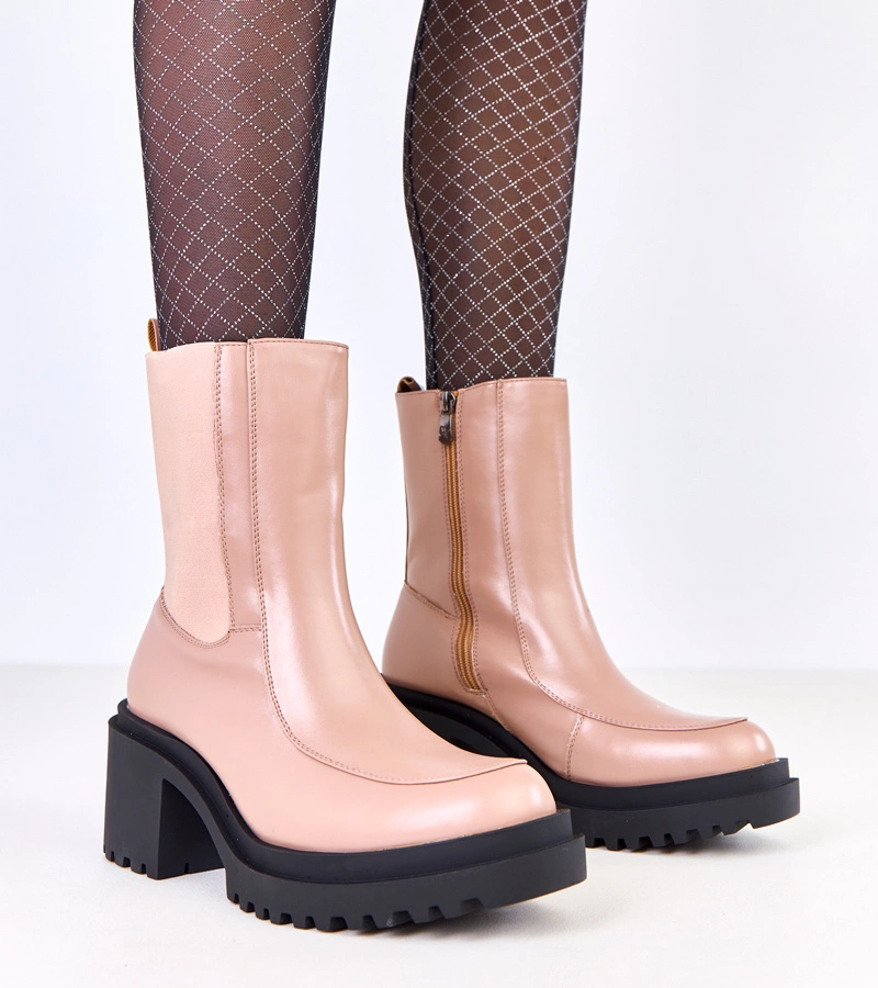 Hers Beżowe botki na słupku z elastyczną wstawką