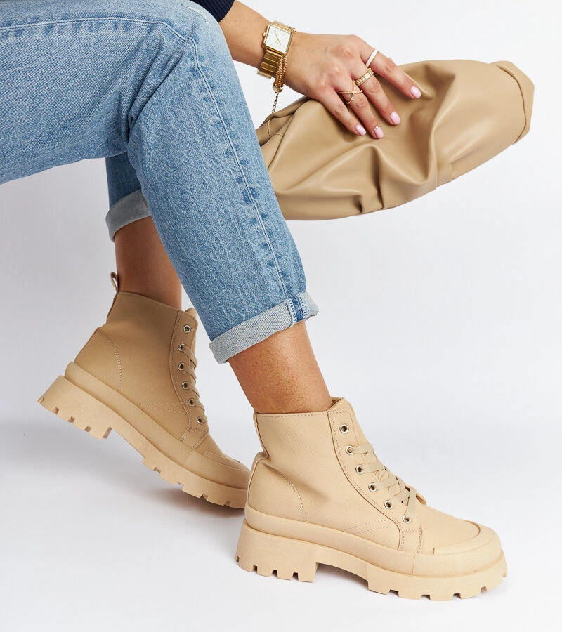 Beżowe lekkie traperki za kostkę