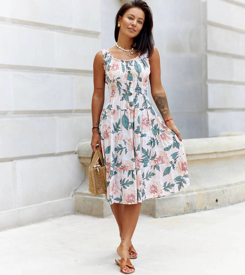 Beżowa sukienka w kwiaty