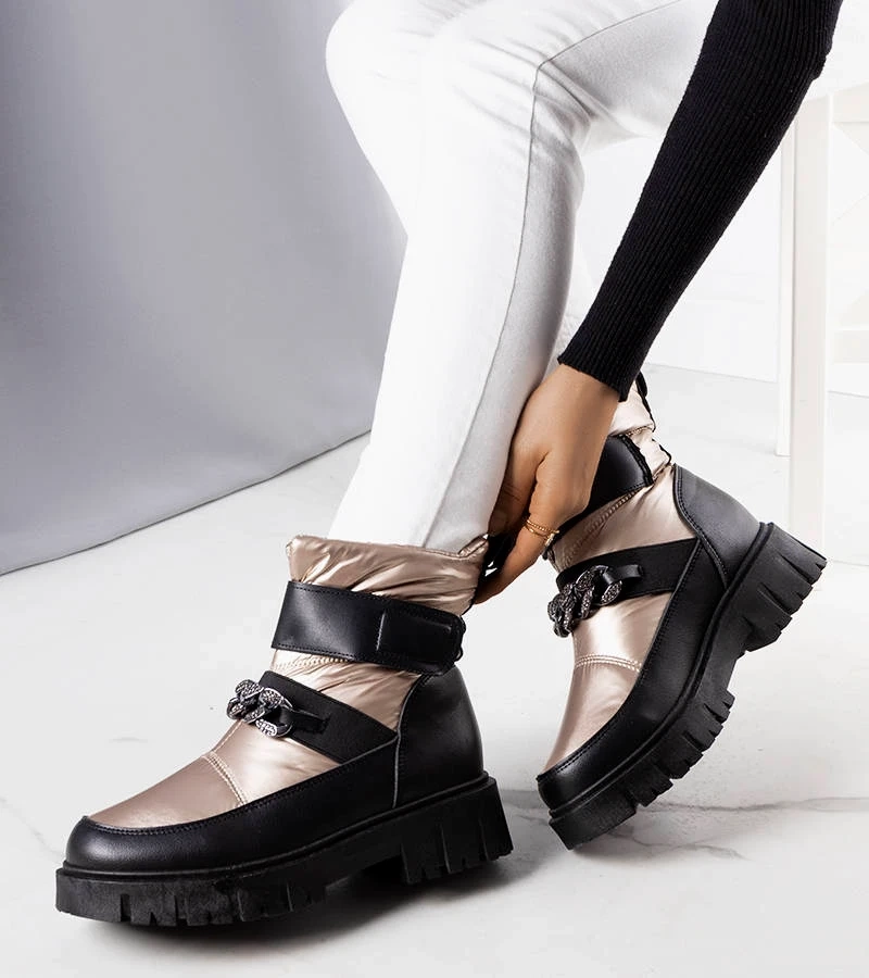 Złote ocieplane śniegowce z łańcuchem