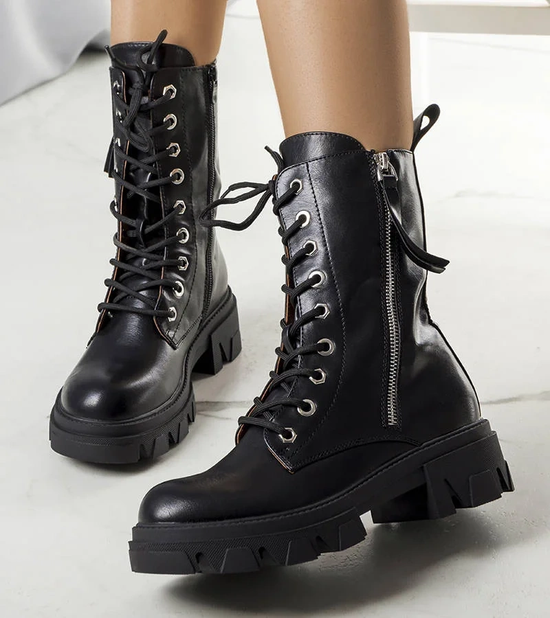 Czarne ocieplane traperki