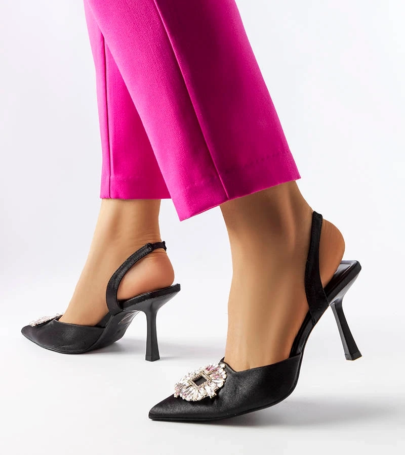 Czarne stylowe szpilki ozdobione cyrkoniami