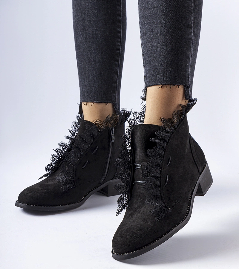 Czarne botki z cyrkoniami i koronką